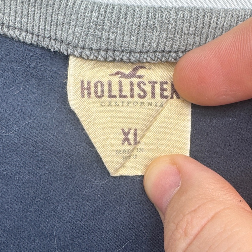 Hollister Navy Blue Tank with Light Gray Trim and Logo XL vintage Y2K preppy - Picture 2 of 5